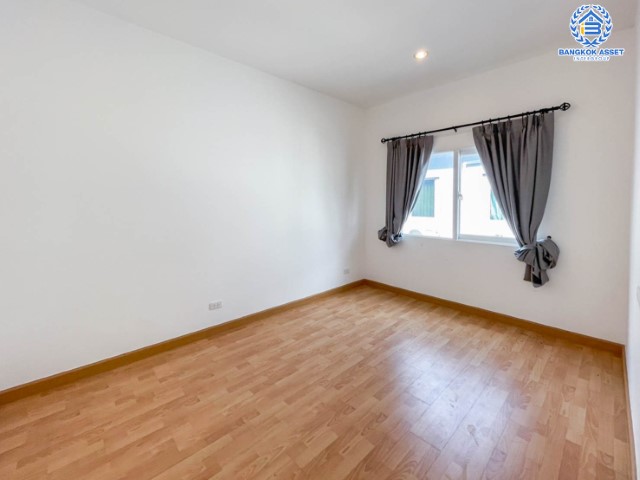 ******ทาวน์เฮ้าส์มือสองย่านนนทบุรี ม.ชวนชื่นทาวน์ กาญจนาฯ-บางใหญ่ เนื้อที่กว้างขวางถึง 21.4 ตร.ว. ฟังก์ชันจัดเต็มถึง 4 ห้องนอน 3 ห้องน้ำ 2 ที่จอดรถ บ้านสภาพดี พร้อมอยู่ บนทำเลยอดเยี่ยม ใกล้เซ็นทรัลเวสต์เกต และทางด่วน "ศรีรัช" ในราคาถูกสุด!